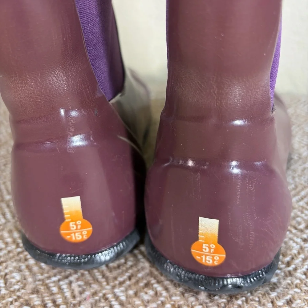 Bogs girls boots Youth Sz 2 Rain Outdoor Hiking Gorpcore